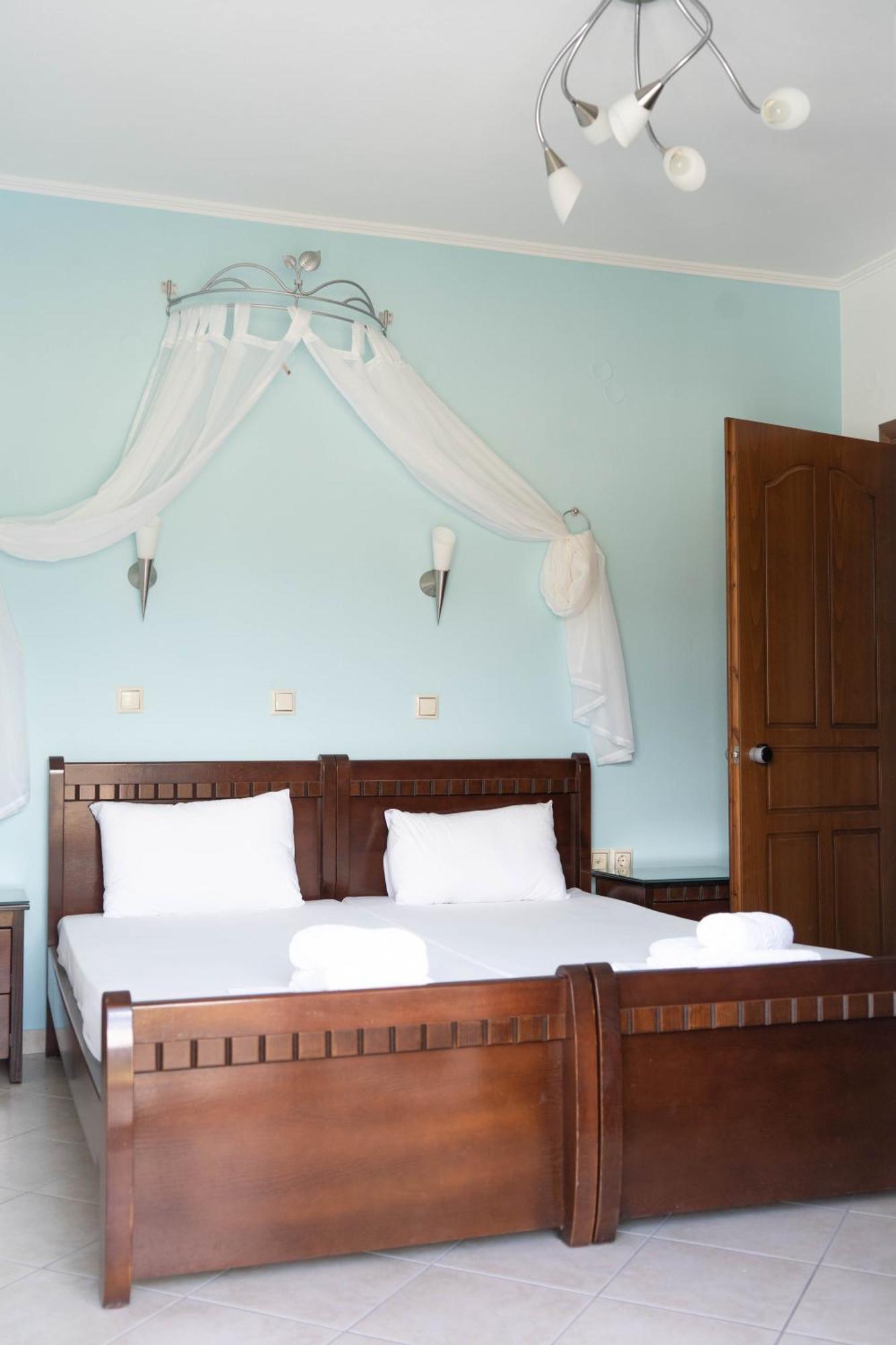 Hotel Alexandros อัมมูเดีย ภายนอก รูปภาพ