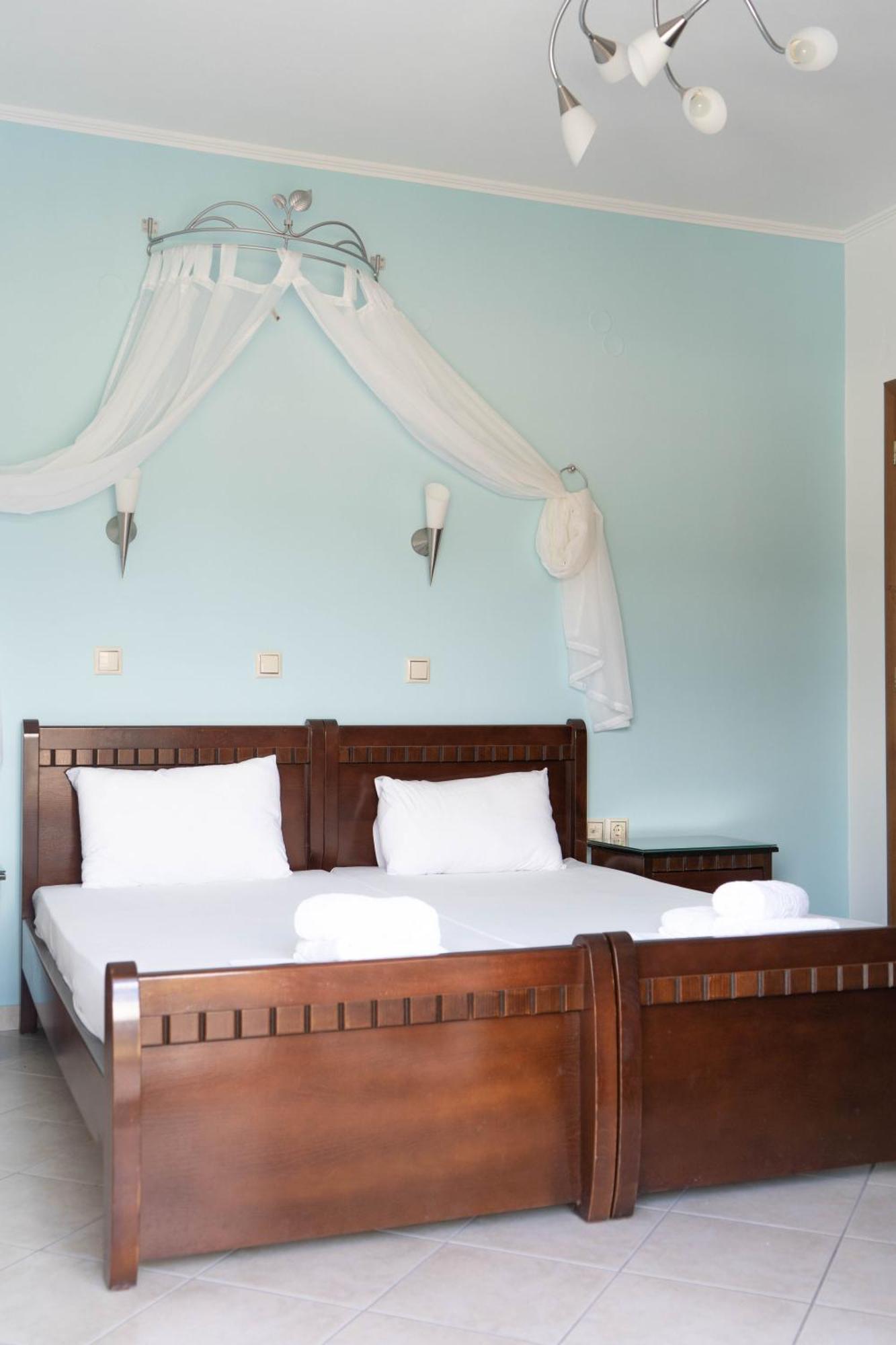 Hotel Alexandros อัมมูเดีย ภายนอก รูปภาพ