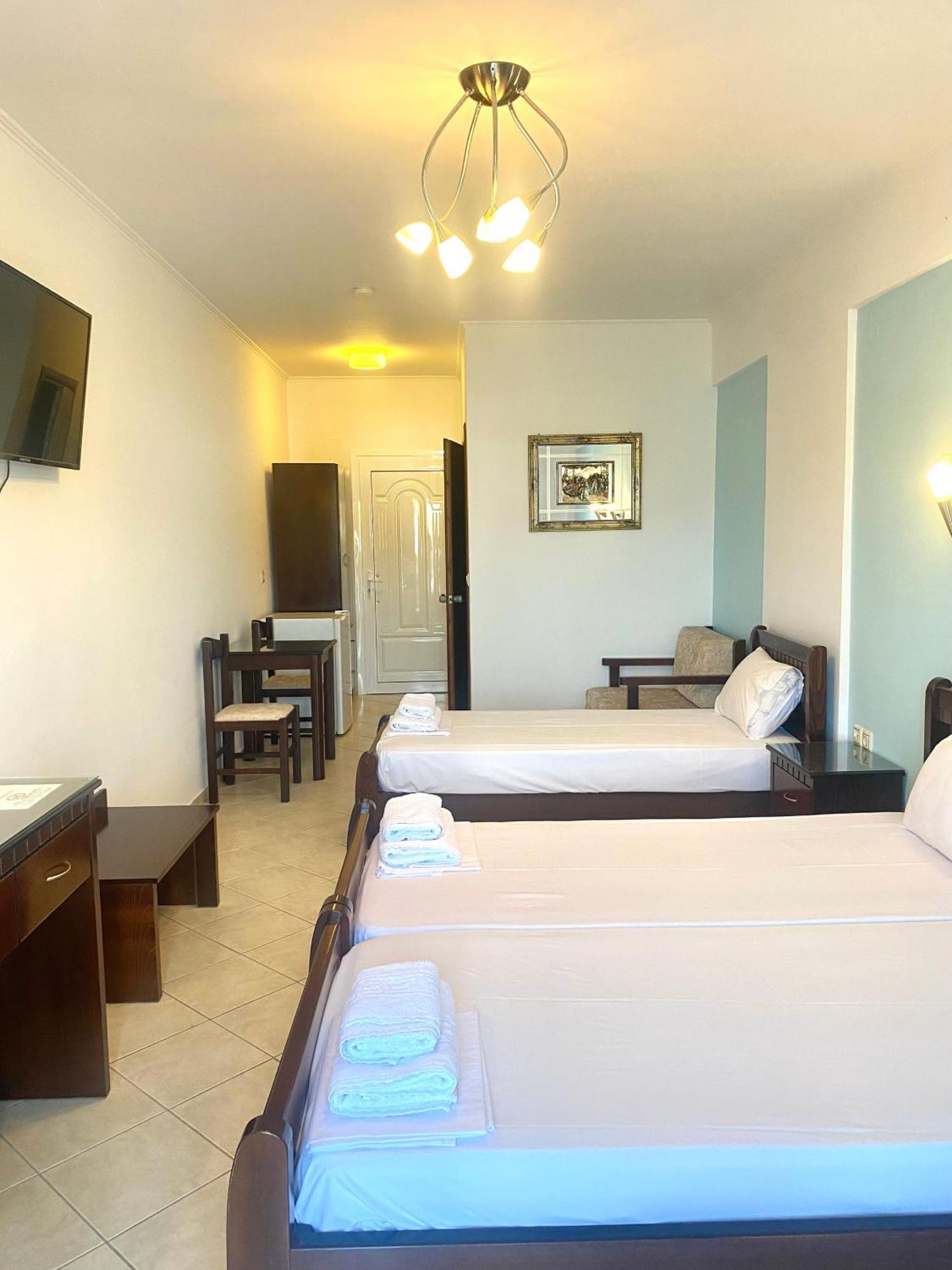 Hotel Alexandros อัมมูเดีย ภายนอก รูปภาพ