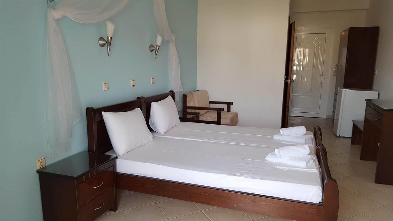 Hotel Alexandros อัมมูเดีย ภายนอก รูปภาพ